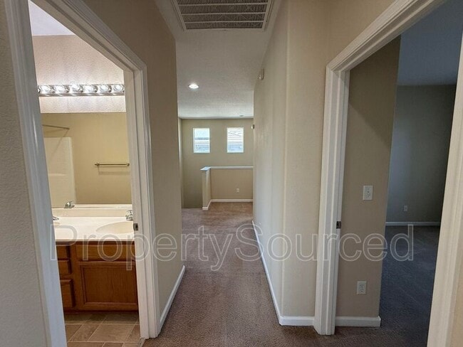 Building Photo - 388 Crescent Moon Dr