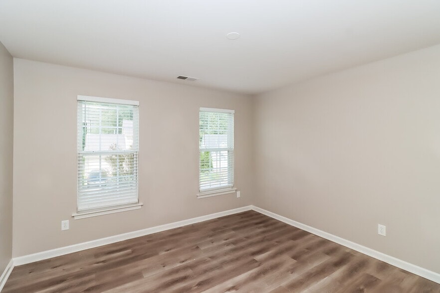 Building Photo - 2432 Acadia Ct