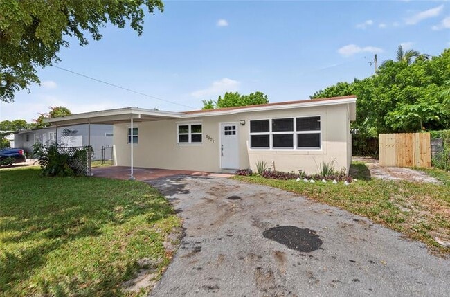 Building Photo - 5901 NW 42nd Terrace