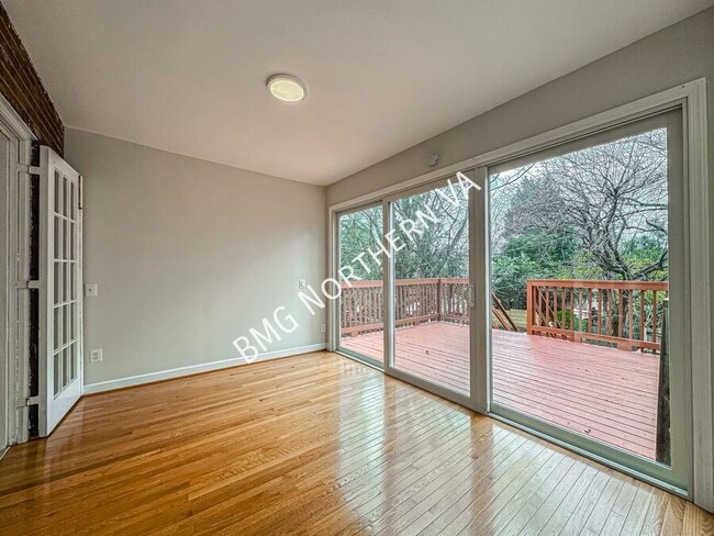 Building Photo - 4412 Volta Pl NW