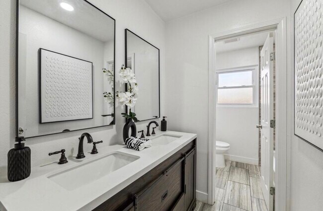 Building Photo - 1210 Burning Tree Rd