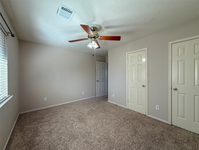 Building Photo - 209 McVoy Dr