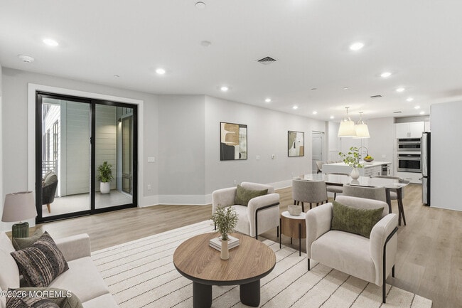 Building Photo - 215 2nd Ave