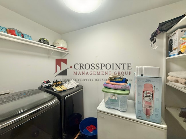 Building Photo - 2531-2533 Westminster Dr