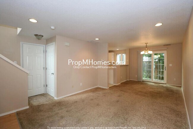 Building Photo - Three Bedroom Gem Close to Intel & Nike!