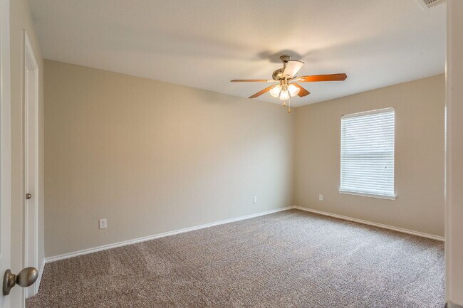Building Photo - Richardson Townhome
