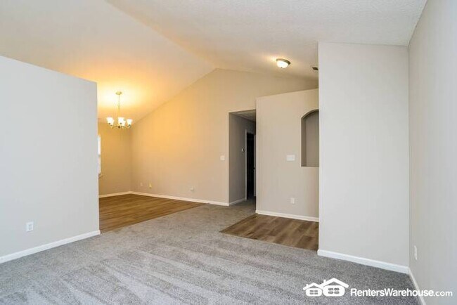 Building Photo - Nice 3 bedroom 2 bath