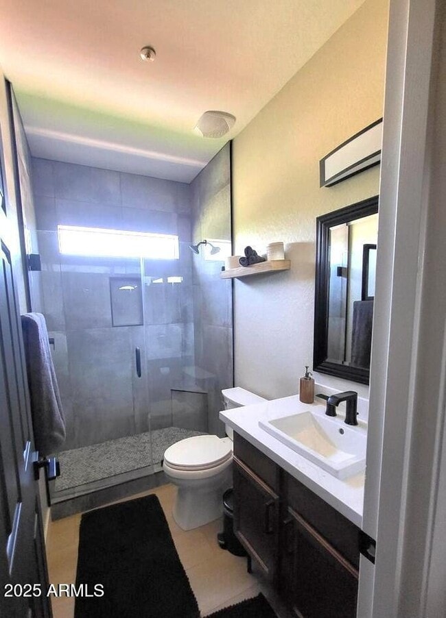 Building Photo - 6119 E Knolls Way N