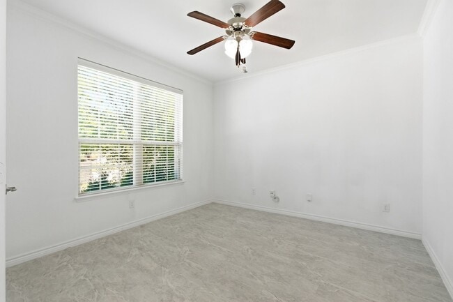 Building Photo - 11300 Hubbard Creek Dr