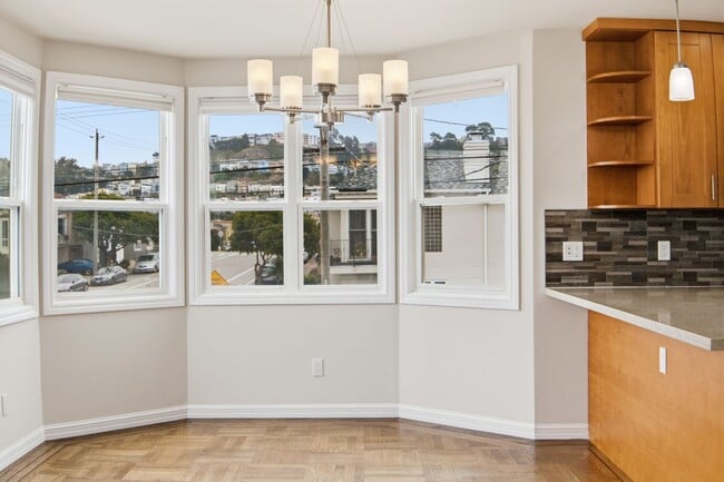 Building Photo - 1603 Ortega St