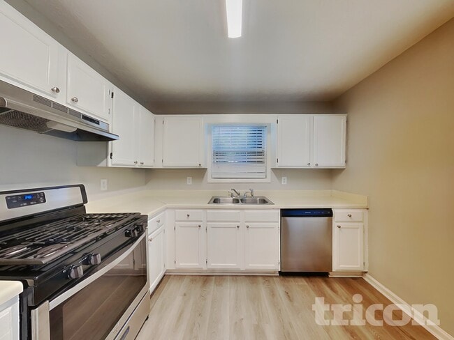 Building Photo - 1124 Whisper Wind Dr