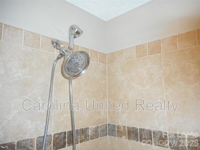 Building Photo - 8431 Leeper Dr