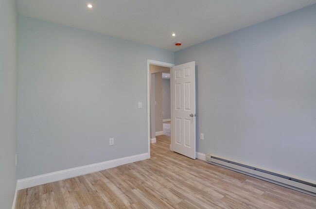 Building Photo - 237 Whiton St