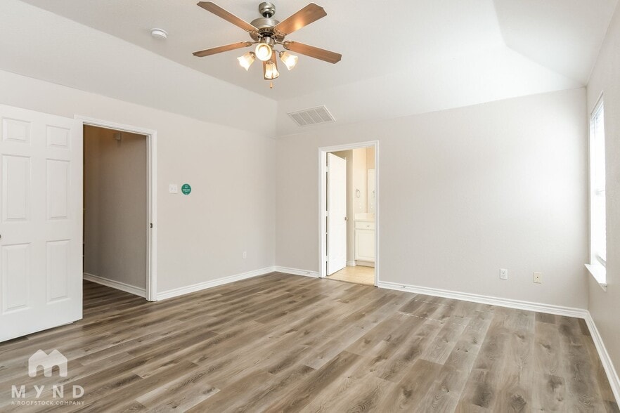 Building Photo - 7016 Seton Hall Dr