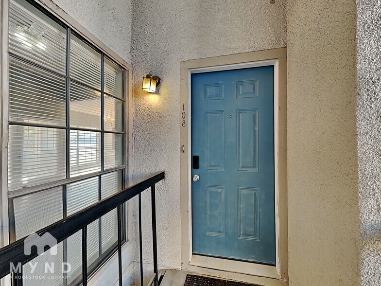 Primary Photo - 9747 Whitehurst Dr