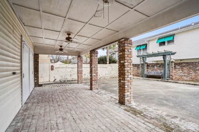 Building Photo - 5367 Canal Blvd