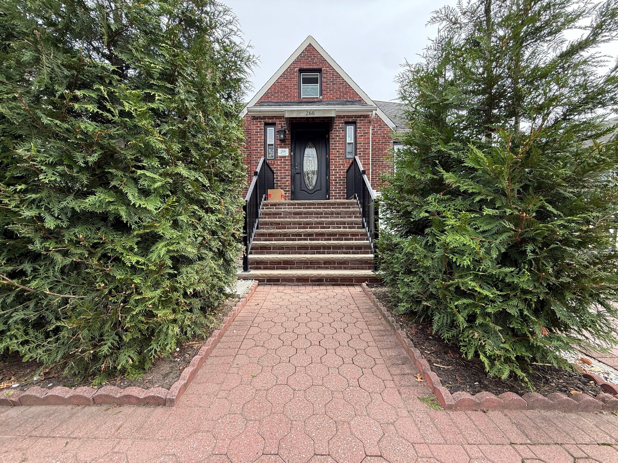 Building Photo - 266 13th St