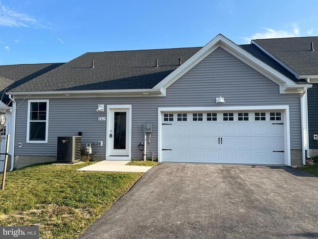 Building Photo - 137 Coastal Dr