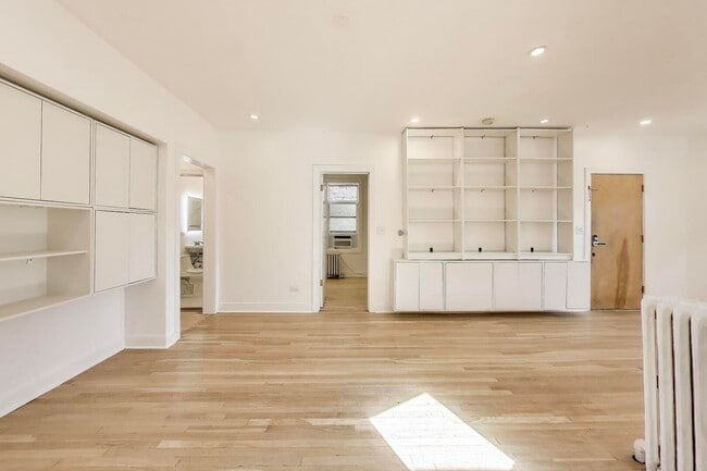 Building Photo - 2312 N Kedvale Ave