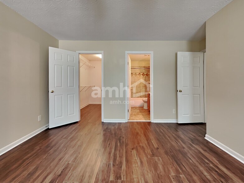 Building Photo - 3162 Bridlerun Dr