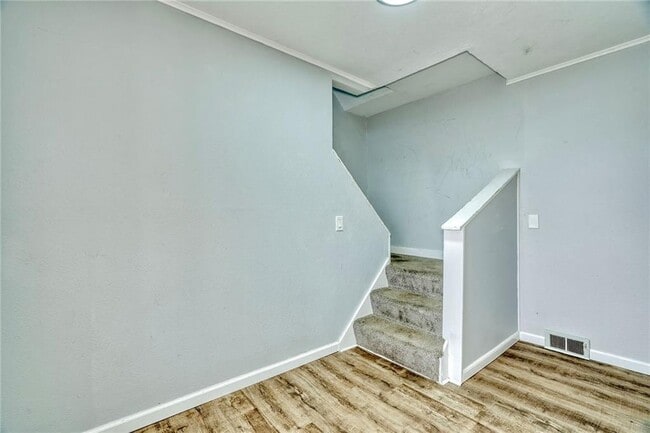 Building Photo - 1070 Gravel Rd