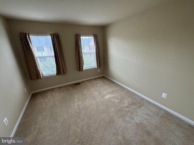 Building Photo - 105 Domino Ct