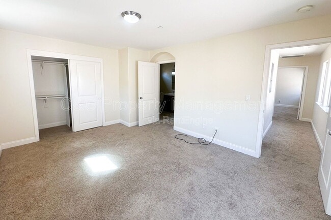 Building Photo - 3202 Playa Ct