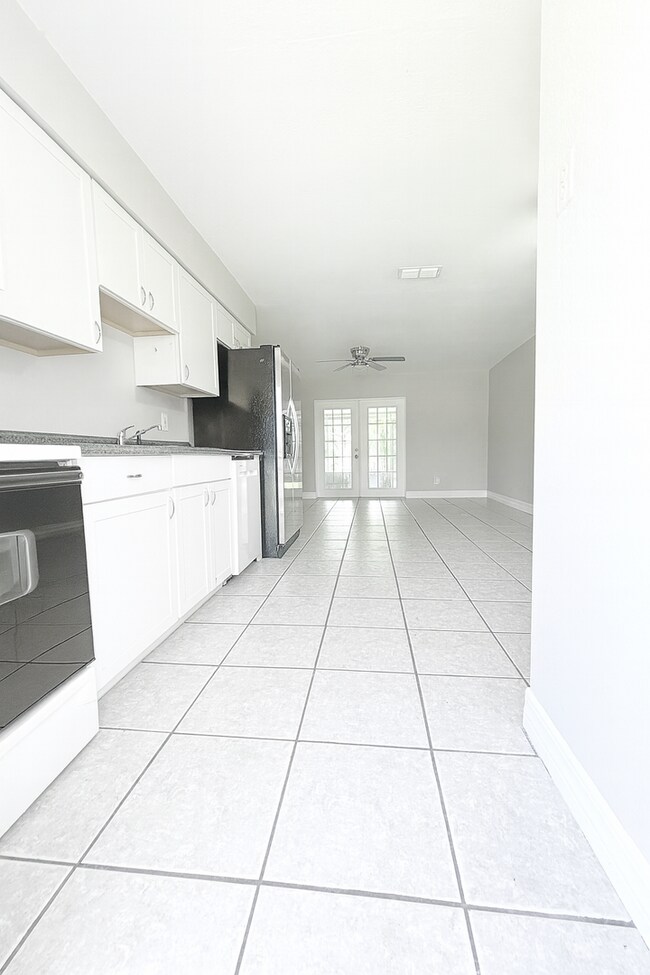 Building Photo - 5476/5478 Ave C