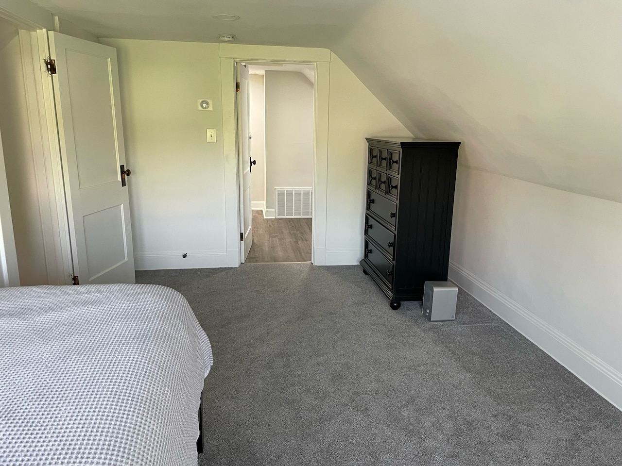 Upstairs Room 1 - 1443 Lakeland Ave
