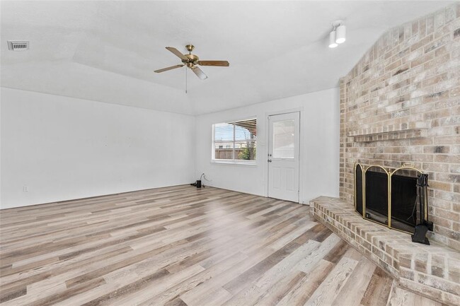 Building Photo - 22142 Pearl Lake Dr