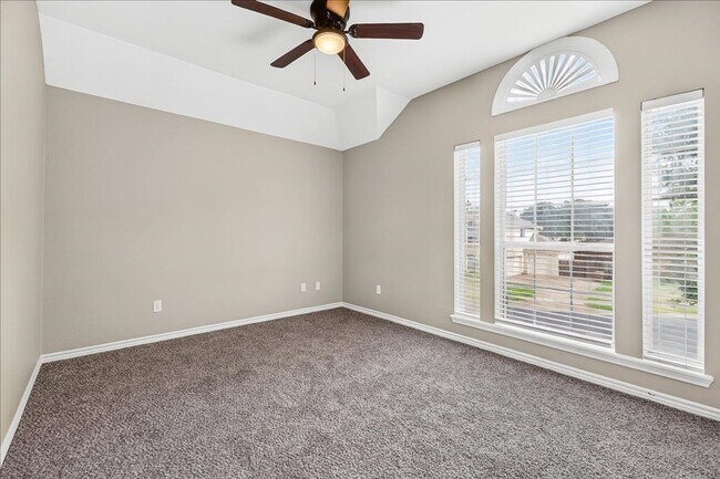 Building Photo - 7414 Lake Micala Dr