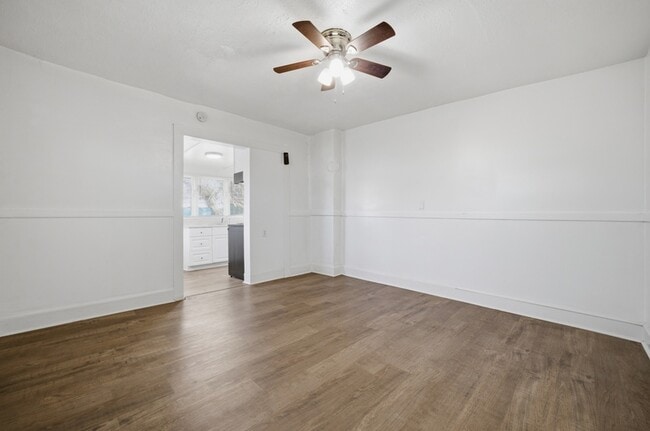 Building Photo - 821 Mt Vernon Ave