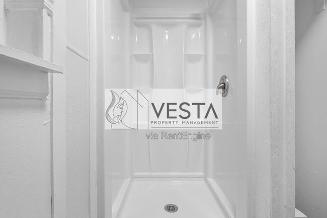 Building Photo - 28 Bass Ln