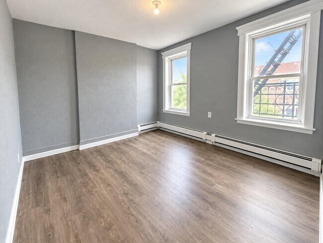 Building Photo - 300 Watchung Ave