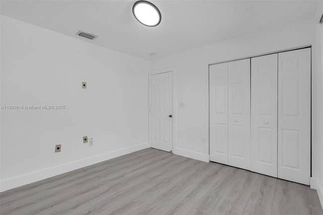 Building Photo - 425 SW 198th Terrace