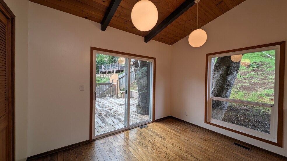 Building Photo - 128 Bothin Rd