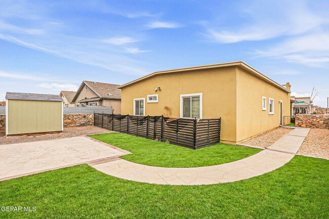 Building Photo - 3853 Loma Brisa Dr