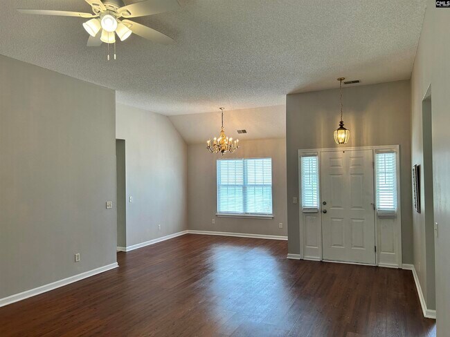 Building Photo - 405 Beech Glen Dr