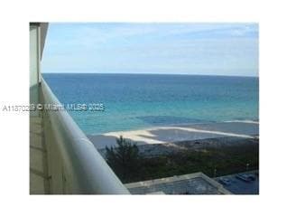 Primary Photo - 5875 Collins Ave