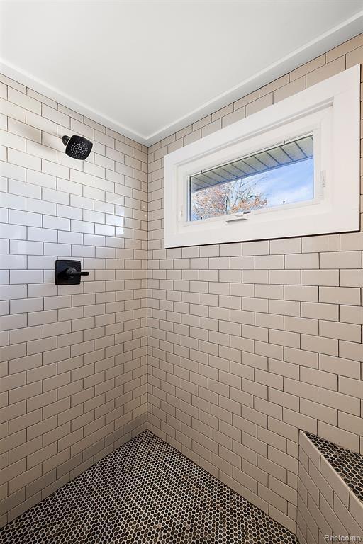 Building Photo - 222 Ackerson Lake Dr