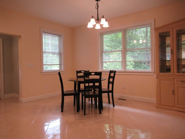 Building Photo - 101 Bundy Hill Rd