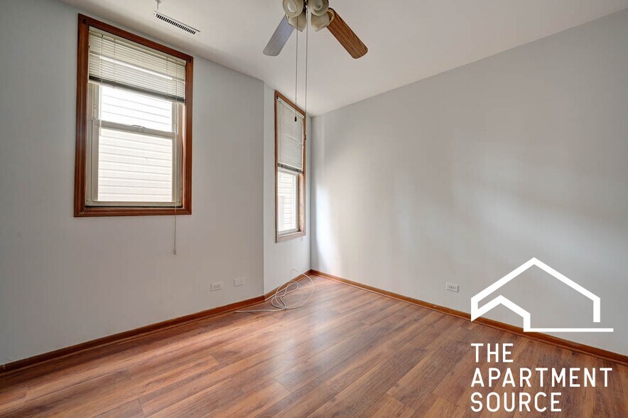 Building Photo - 2453 N Greenview Ave