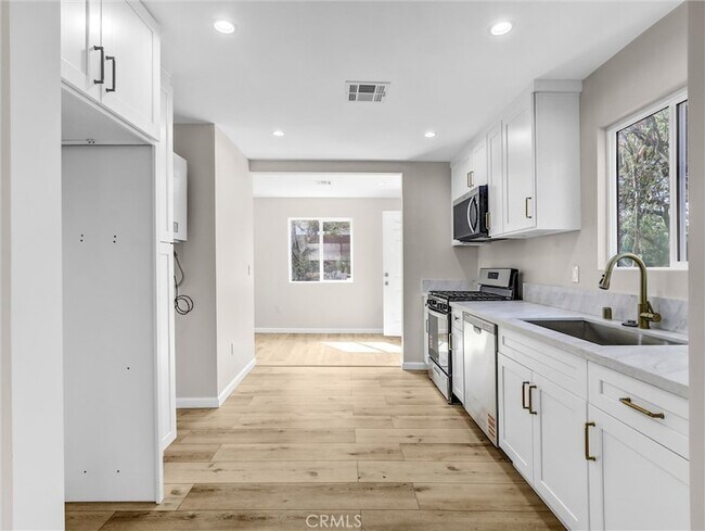 Building Photo - 4126 1st St