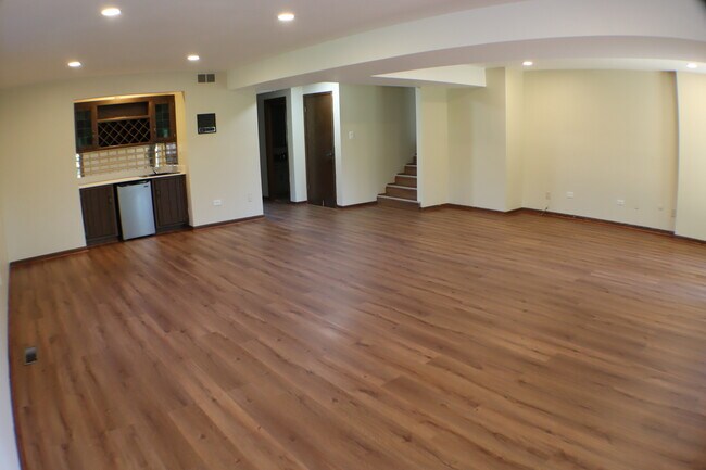 Building Photo - 44 Kingston Dr