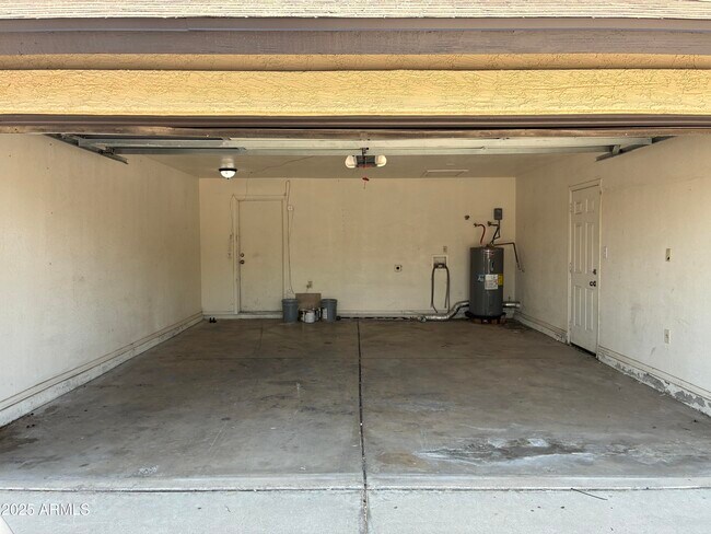 Building Photo - 11014 N 65th Ave