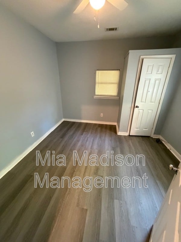 Building Photo - 1419 Richards St