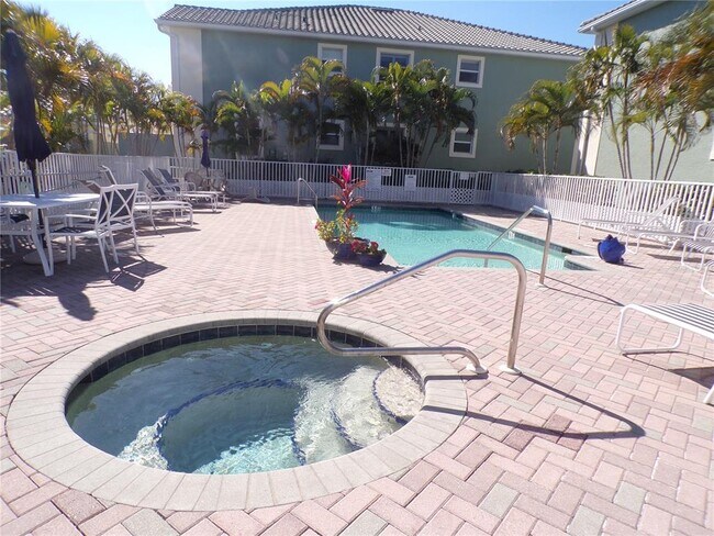 Building Photo - 1431 Aqui Esta Dr