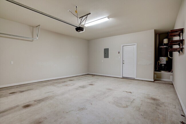Building Photo - 2212 Dillon Pond Ln