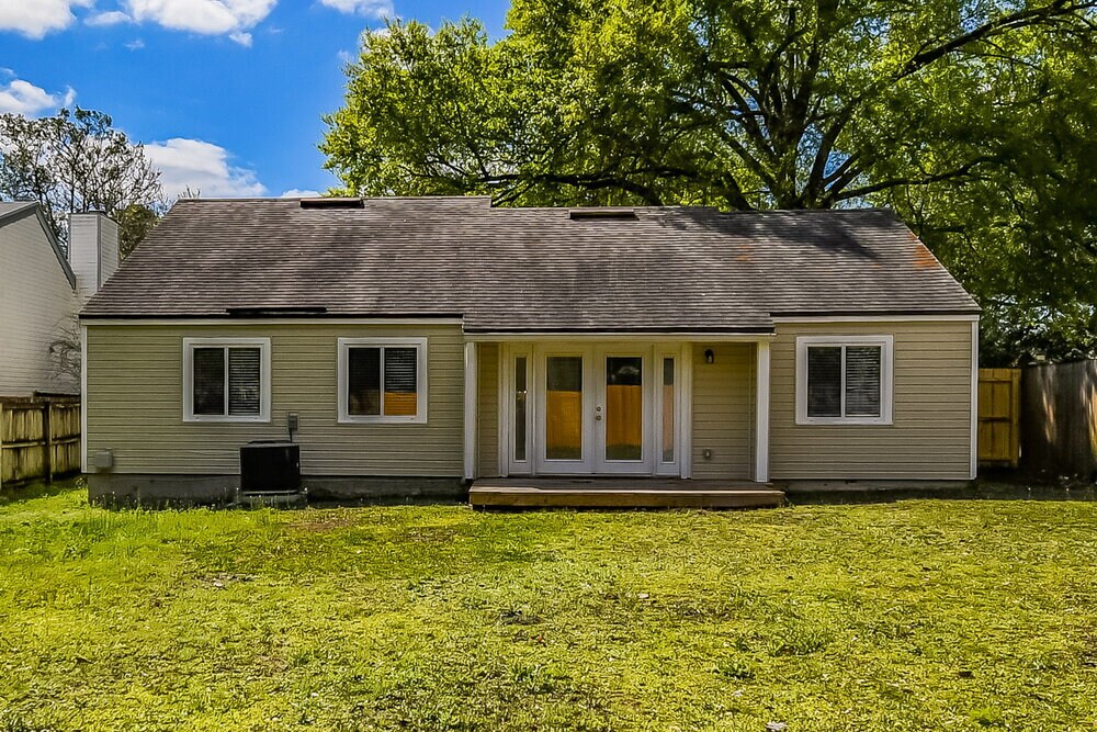 Building Photo - 3813 Tree Lake Dr