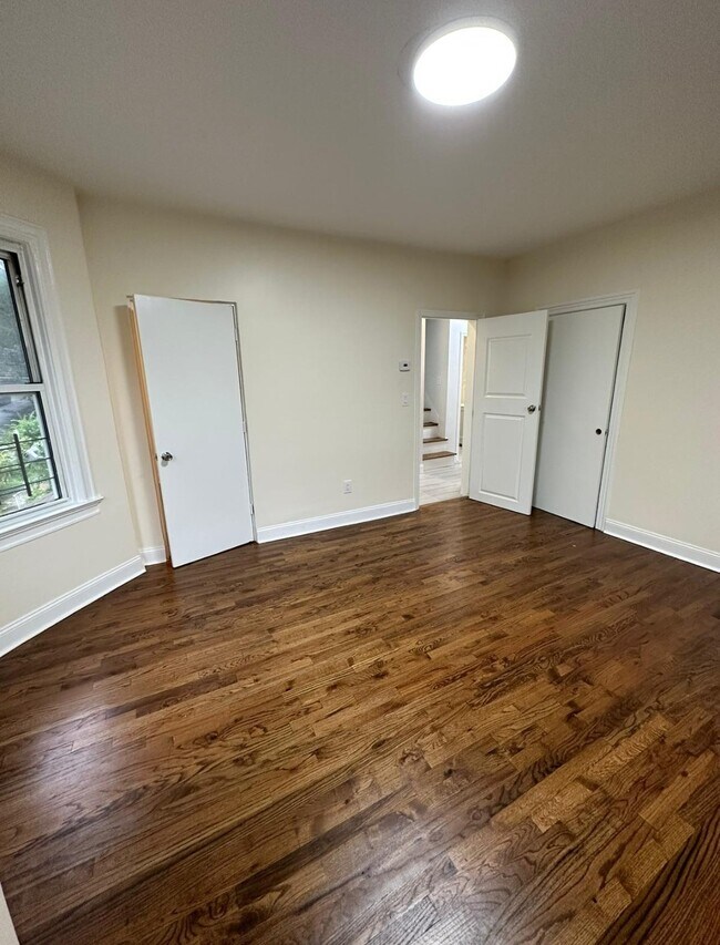 Building Photo - 381 Westervelt Ave